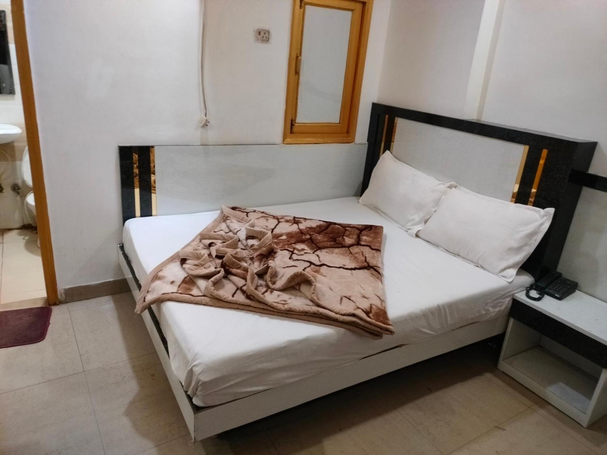 Hotel Geetanjali Inn New Delhi Buitenkant foto