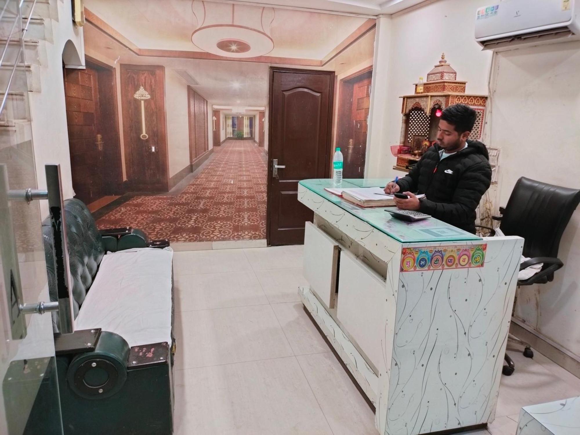 Hotel Geetanjali Inn New Delhi Buitenkant foto