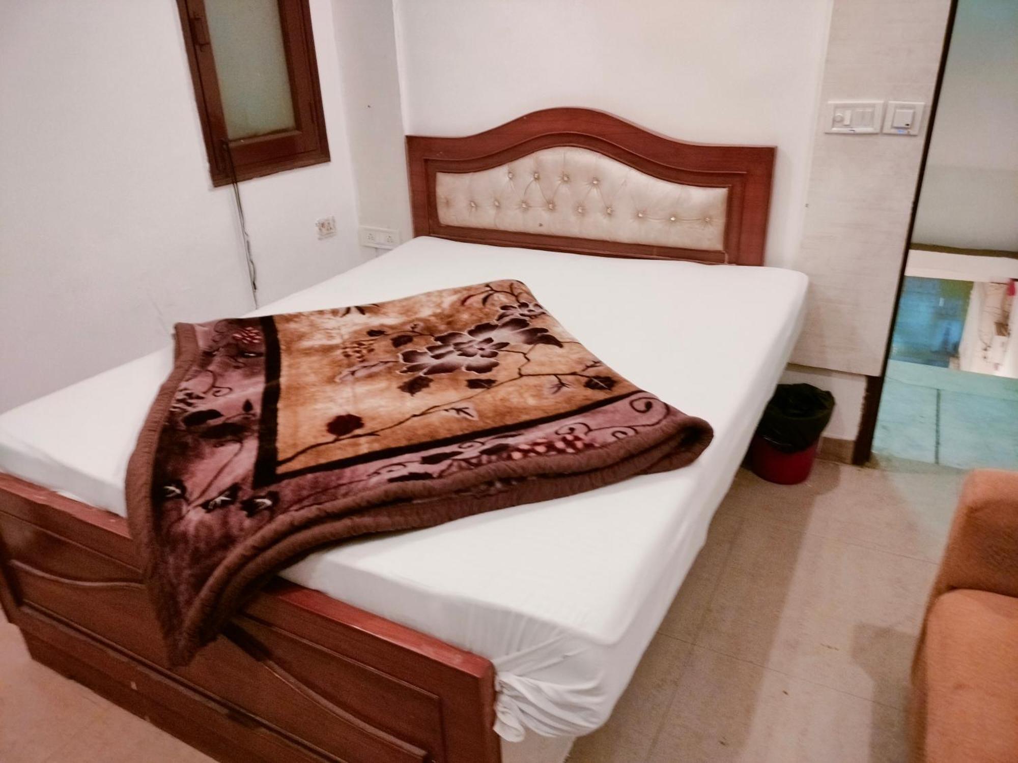 Hotel Geetanjali Inn New Delhi Buitenkant foto
